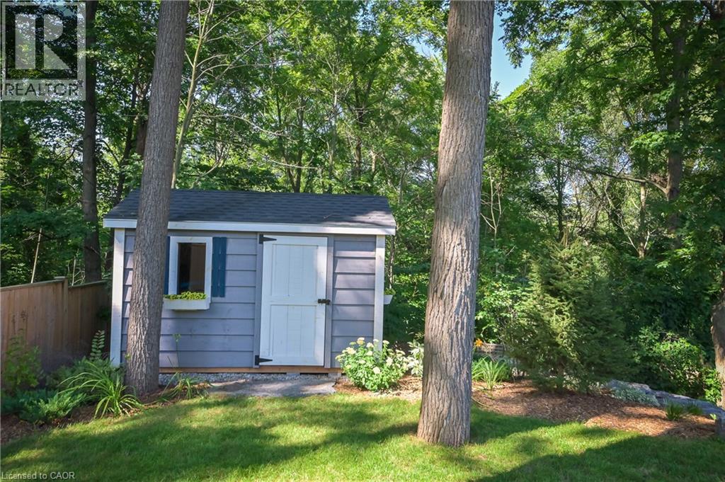 15 Mcleod Court, Kitchener, Ontario  N2R 1A9 - Photo 39 - 40808685