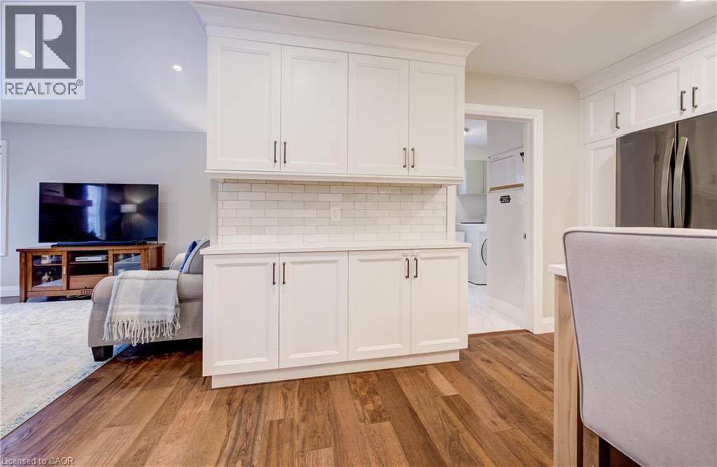 15 Mcleod Court, Kitchener, Ontario  N2R 1A9 - Photo 9 - 40808685