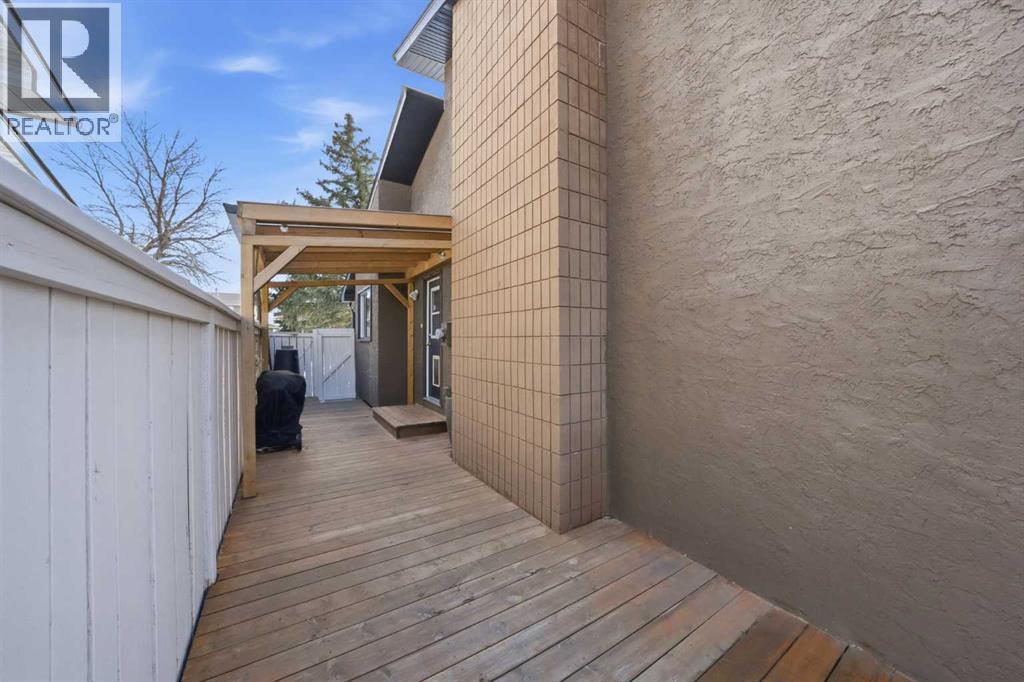 447 Berkley Crescent Nw, Calgary, Alberta  T3K 1A9 - Photo 23 - A2285083