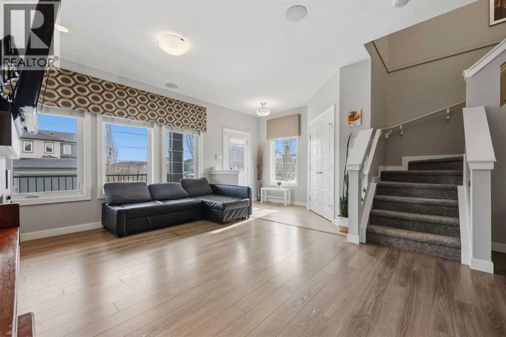 8 Evanscrest Way Nw, Calgary, Alberta  T3P 0P9 - Photo 6 - A2290227