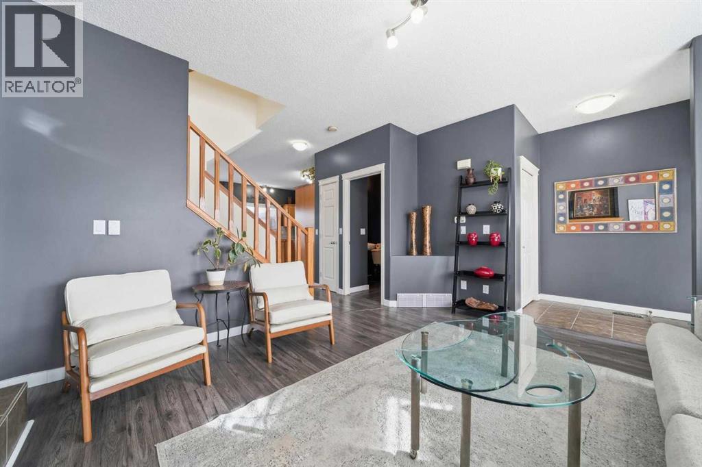 74 Cranberry Close Se, Calgary, Alberta  T3M 0B4 - Photo 6 - A2291306