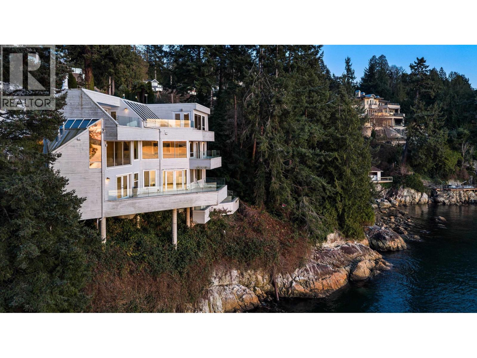 5530 Parthenon Place, West Vancouver, British Columbia  V7W 2V7 - Photo 2 - R3096925