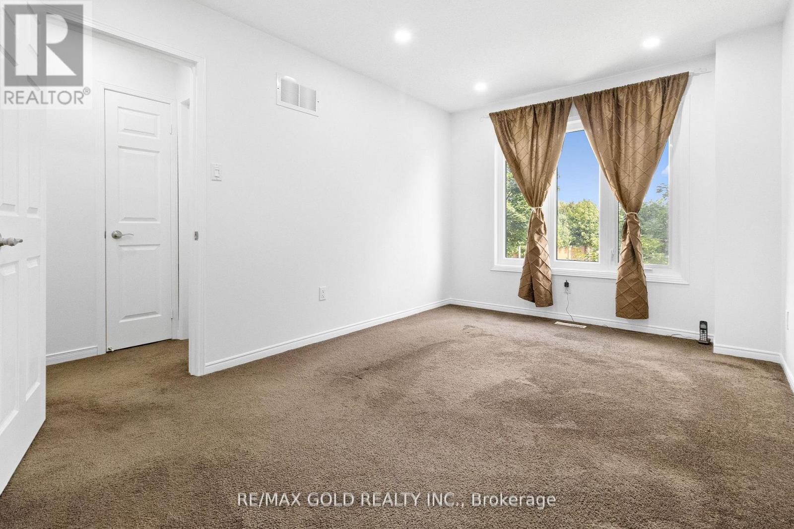 40 Blue Spruce Street, Brampton, Ontario  L6R 1C5 - Photo 17 - W12855598