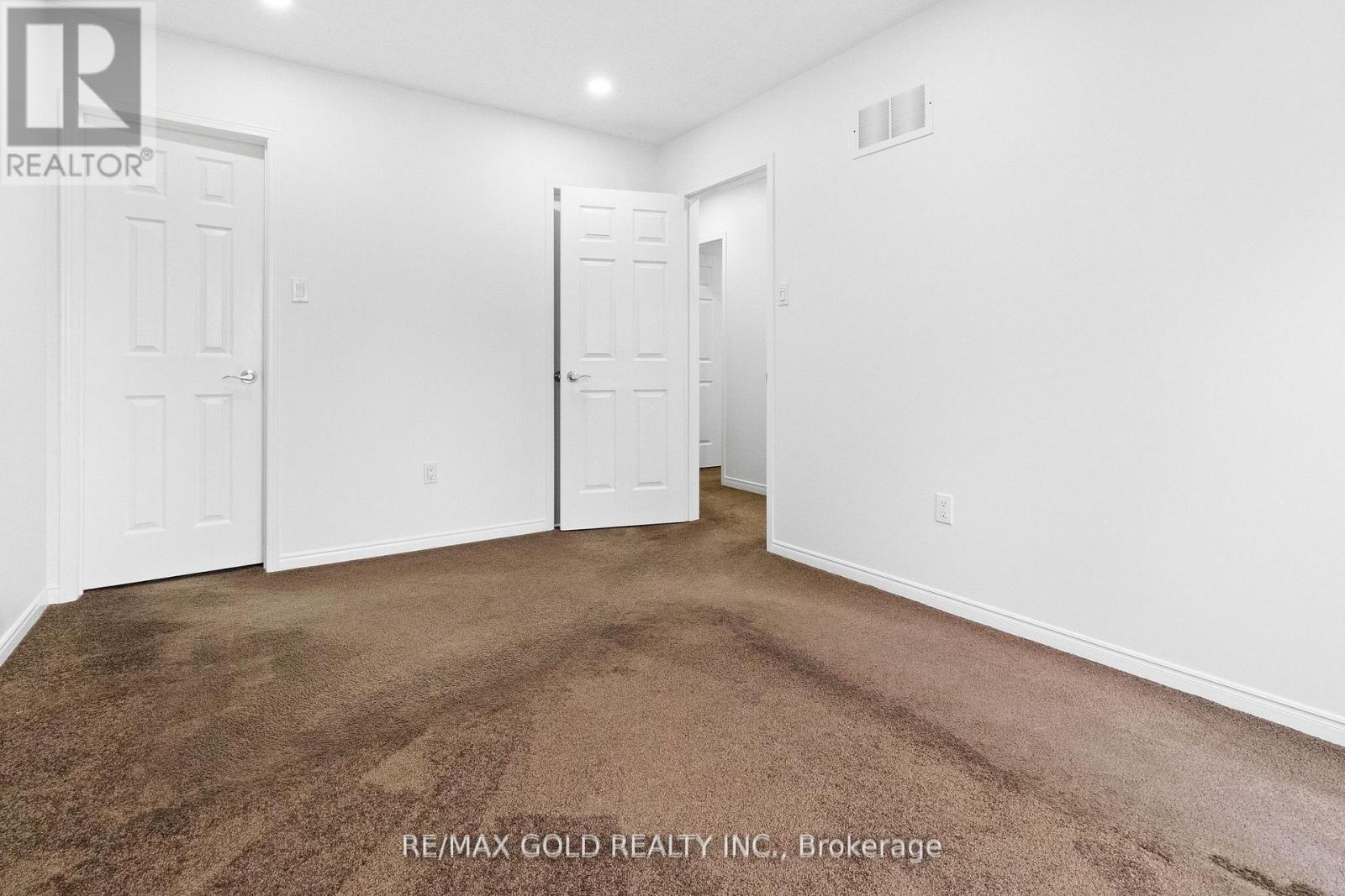 40 Blue Spruce Street, Brampton, Ontario  L6R 1C5 - Photo 18 - W12855598