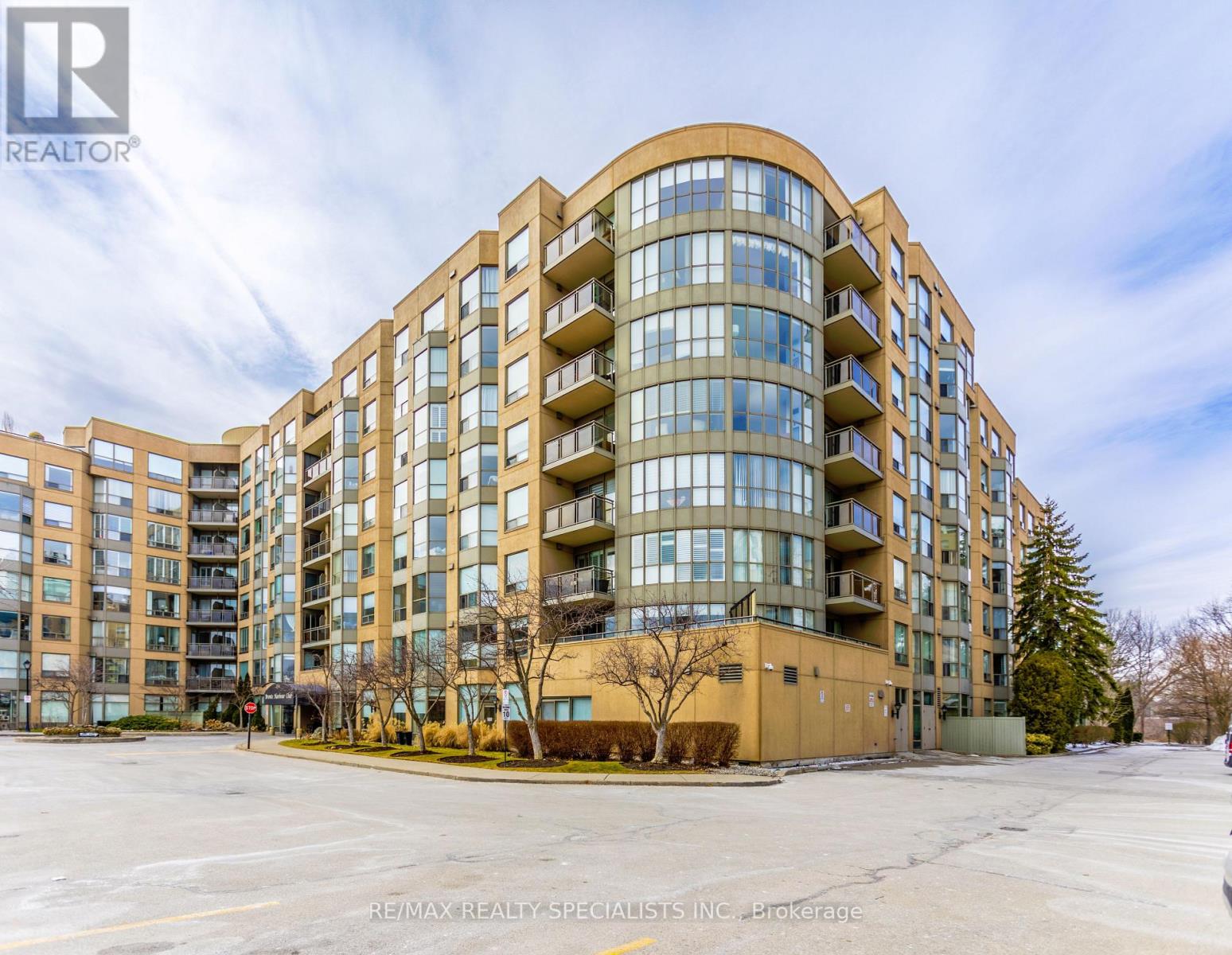 708 - 2511 LAKESHORE ROAD W, Oakville, Ontario