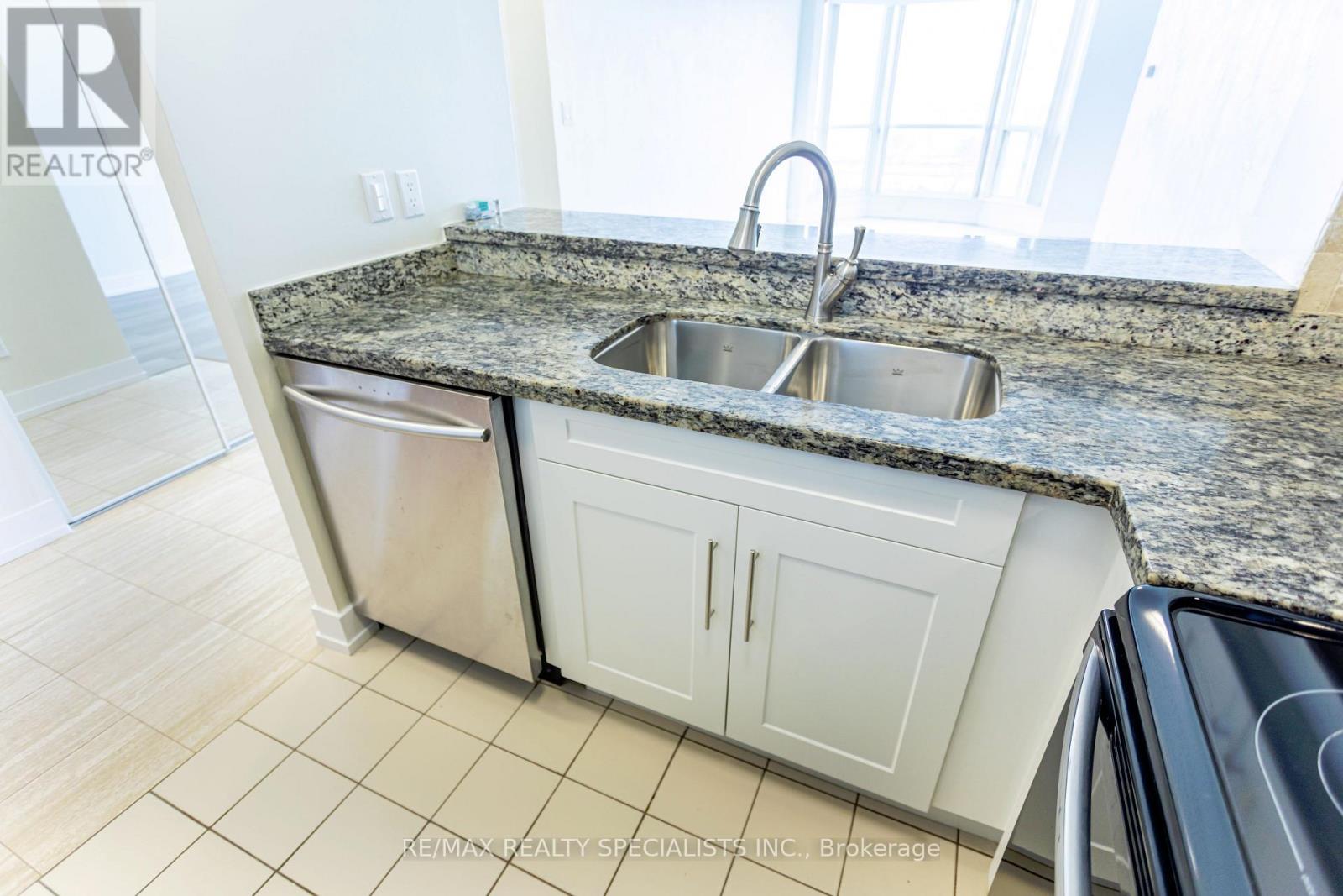 708 - 2511 Lakeshore Road W, Oakville, Ontario  L6L 6L9 - Photo 16 - W12855622