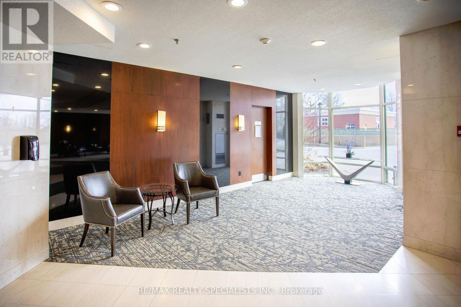 708 - 2511 Lakeshore Road W, Oakville, Ontario  L6L 6L9 - Photo 5 - W12855622