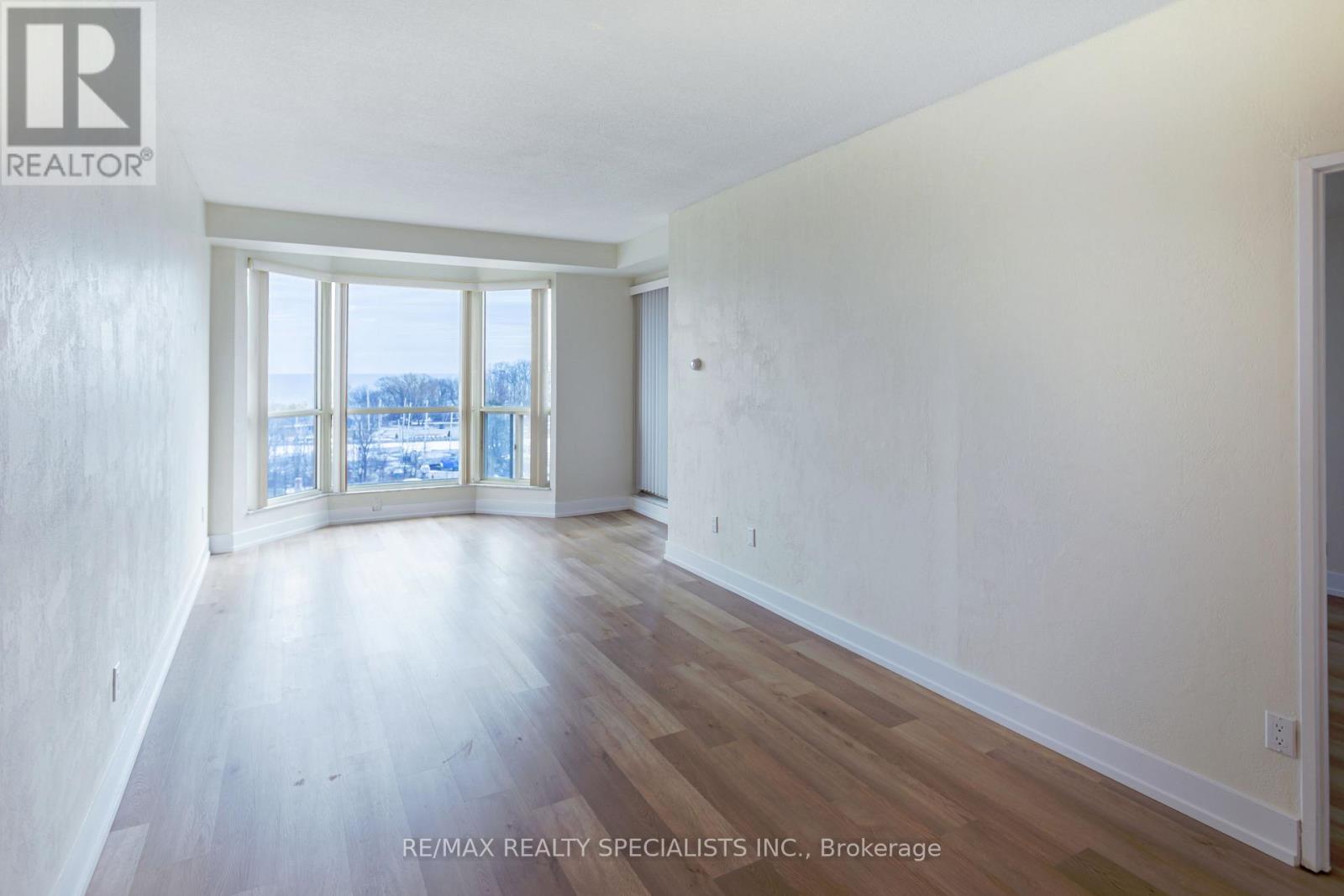 708 - 2511 Lakeshore Road W, Oakville, Ontario  L6L 6L9 - Photo 9 - W12855622