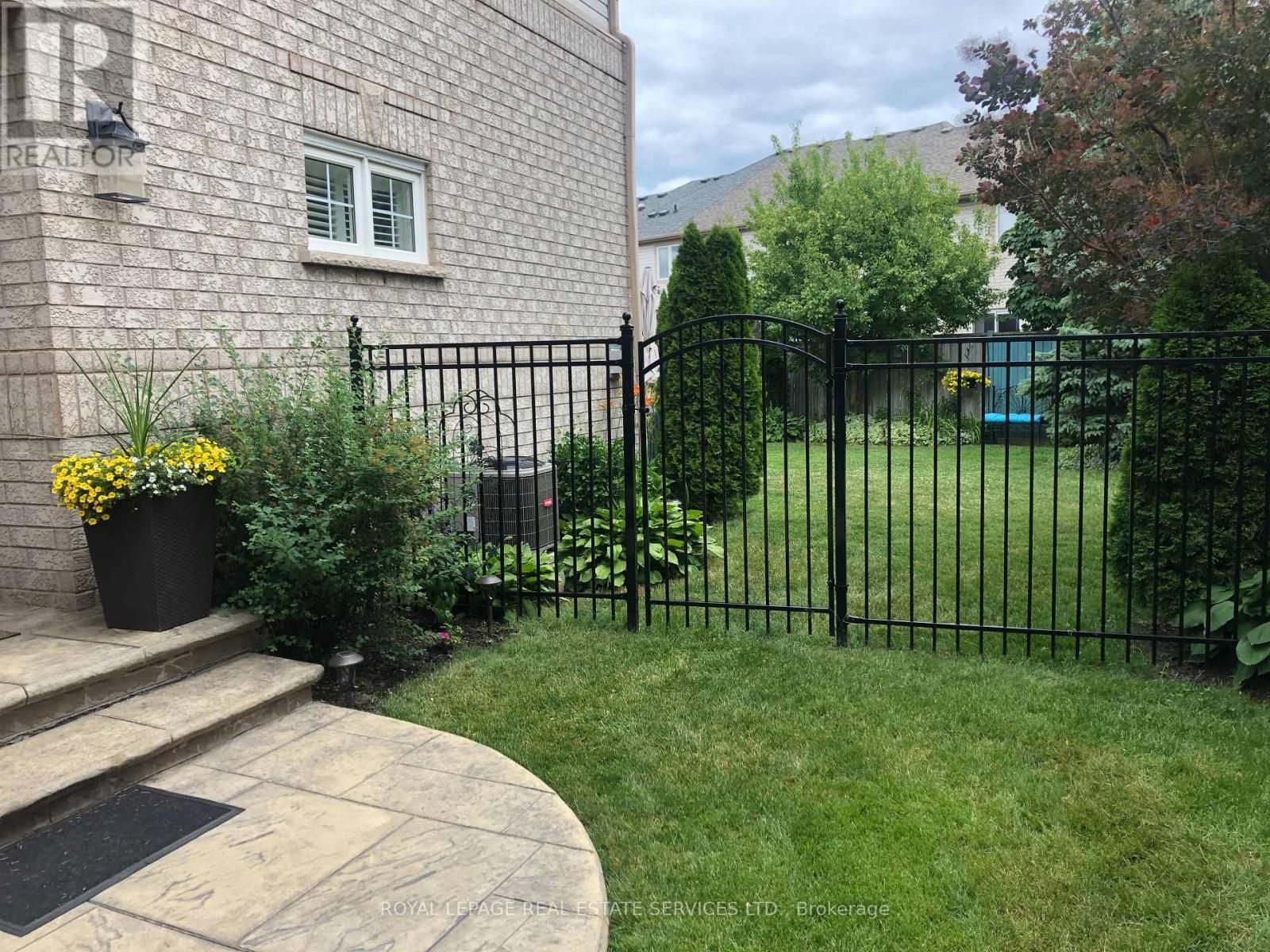 2157 Forest Gate Park, Oakville, Ontario  L6M 4B3 - Photo 4 - W12855708