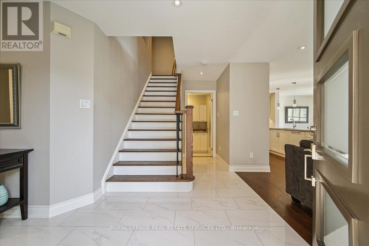 2157 Forest Gate Park, Oakville, Ontario  L6M 4B3 - Photo 5 - W12855708