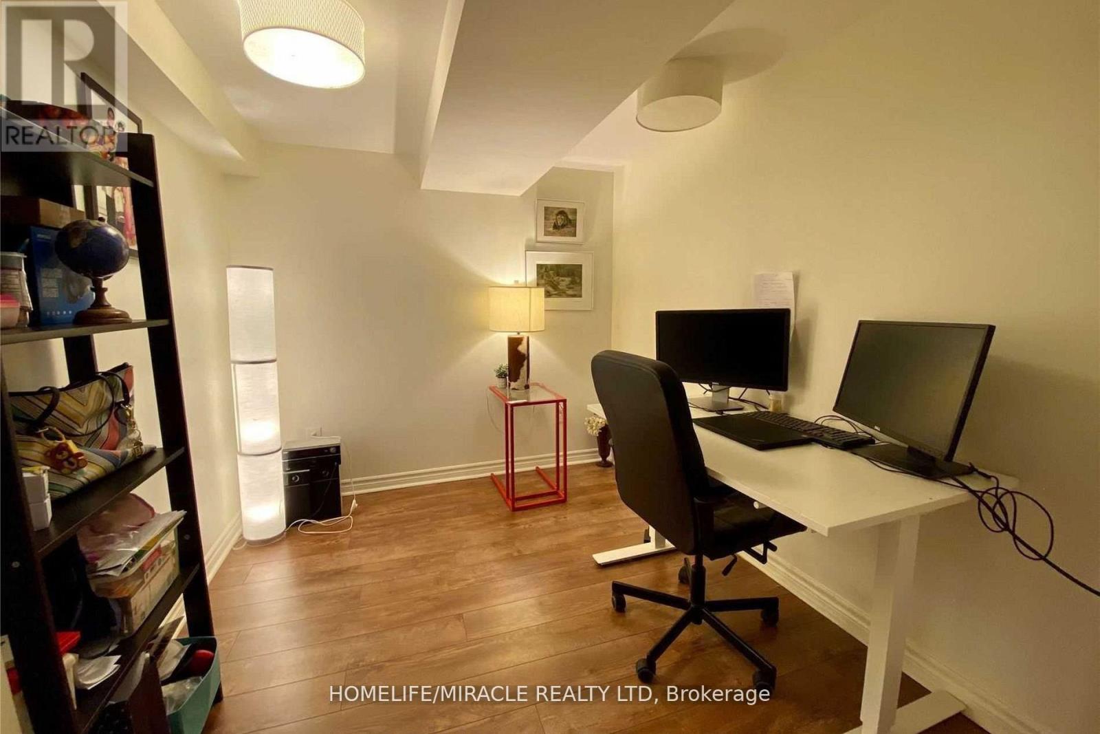 18 Shadowbrook Drive, Toronto (Princess-Rosethorn), Ontario  M9B 5K9 - Photo 7 - W12855712