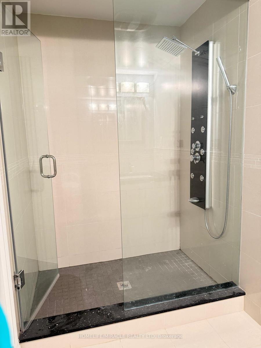 7 Wainwright Avenue, Richmond Hill (North Richvale), Ontario  L4C 5R4 - Photo 16 - N12846786