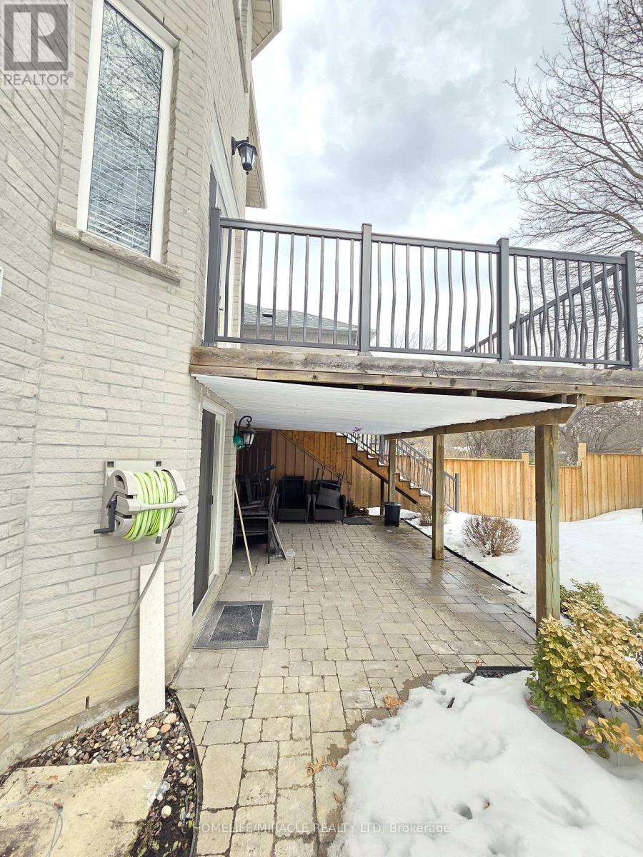 7 Wainwright Avenue, Richmond Hill (North Richvale), Ontario  L4C 5R4 - Photo 17 - N12846786