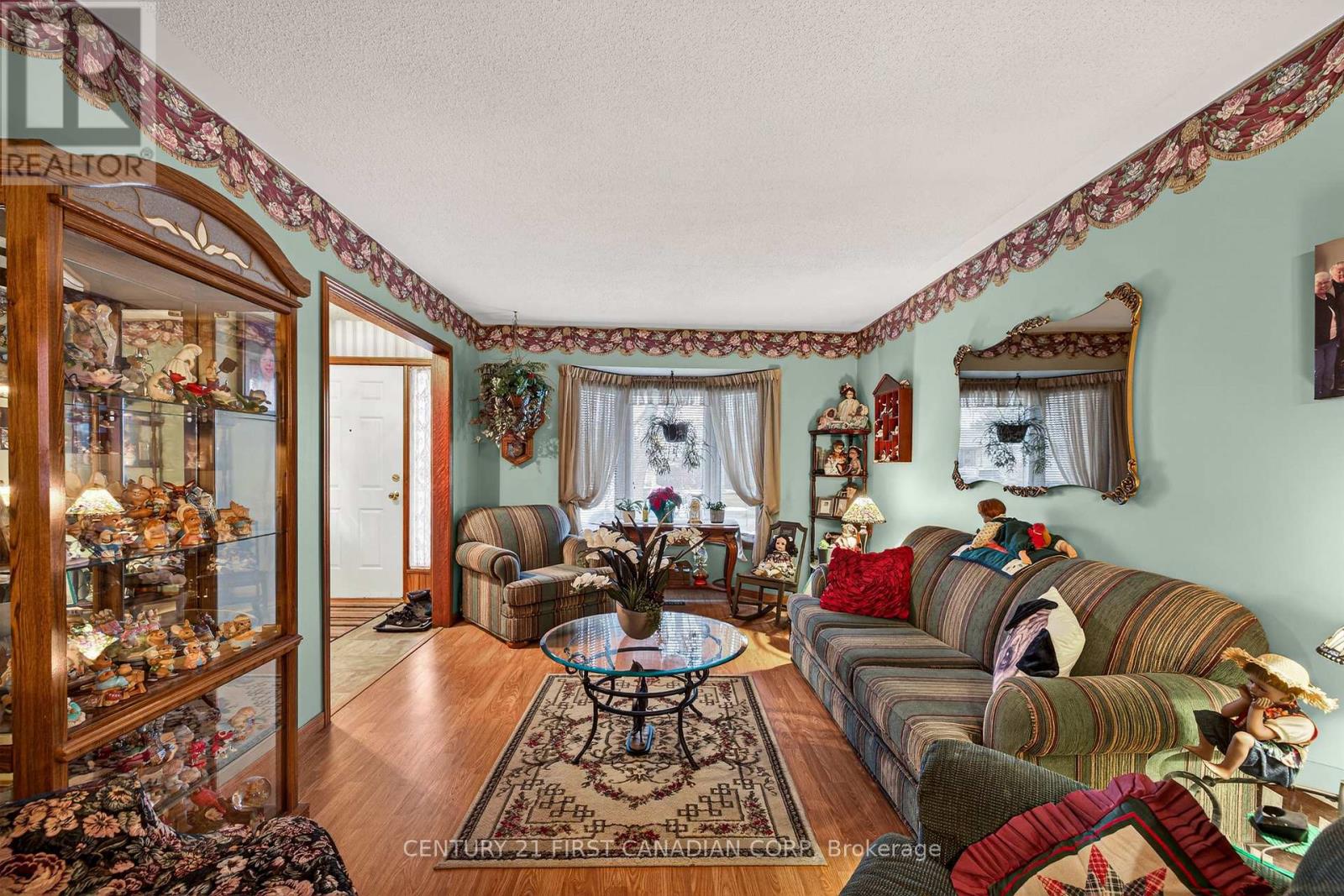 30 Conway Lane, London South, Ontario  N6E 3K4 - Photo 5 - X12846170