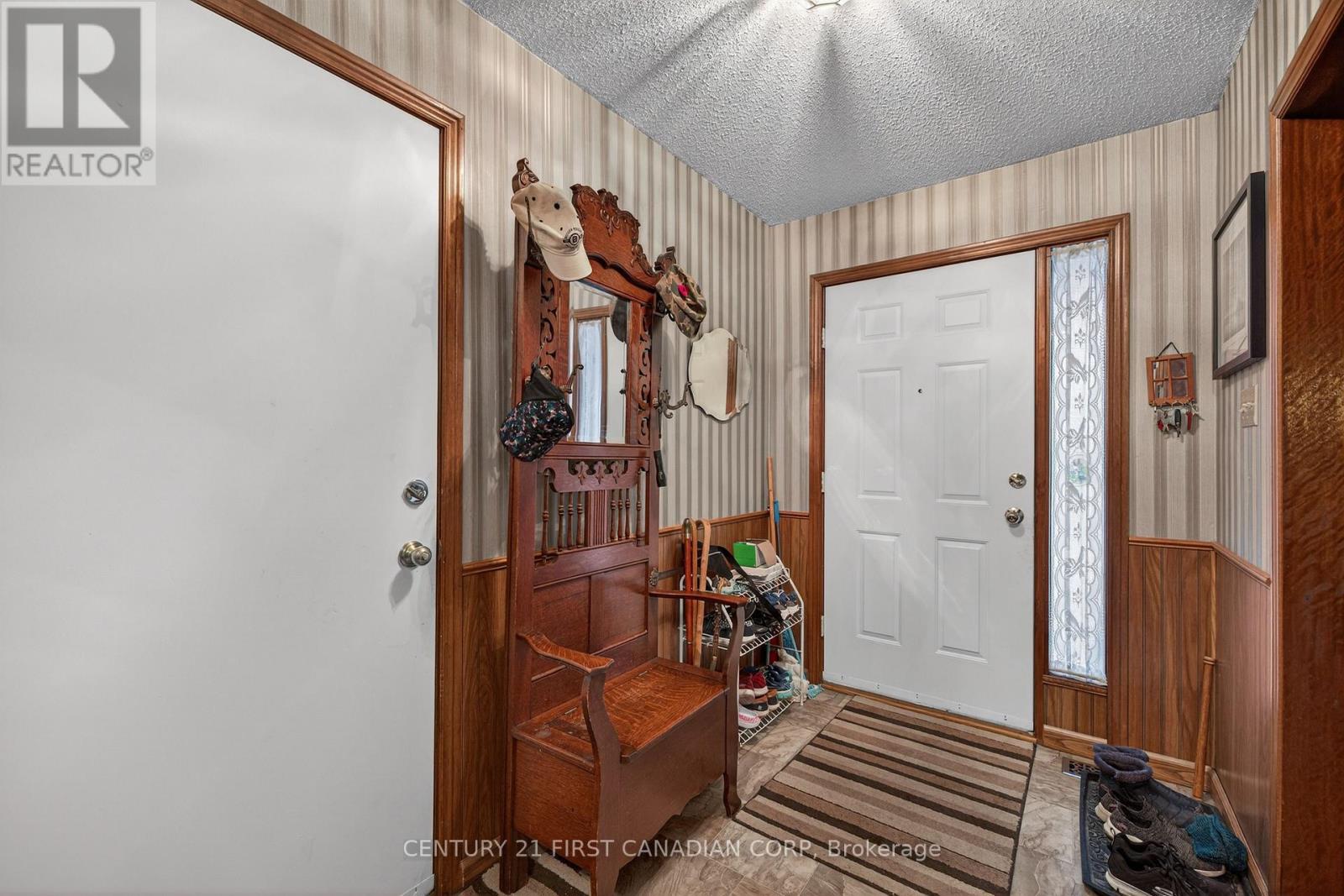 30 Conway Lane, London South, Ontario  N6E 3K4 - Photo 9 - X12846170