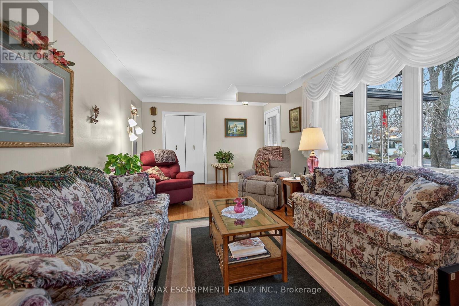 814 Cedar Street, Haldimand (Dunnville), Ontario  N1A 2K2 - Photo 10 - X12855684