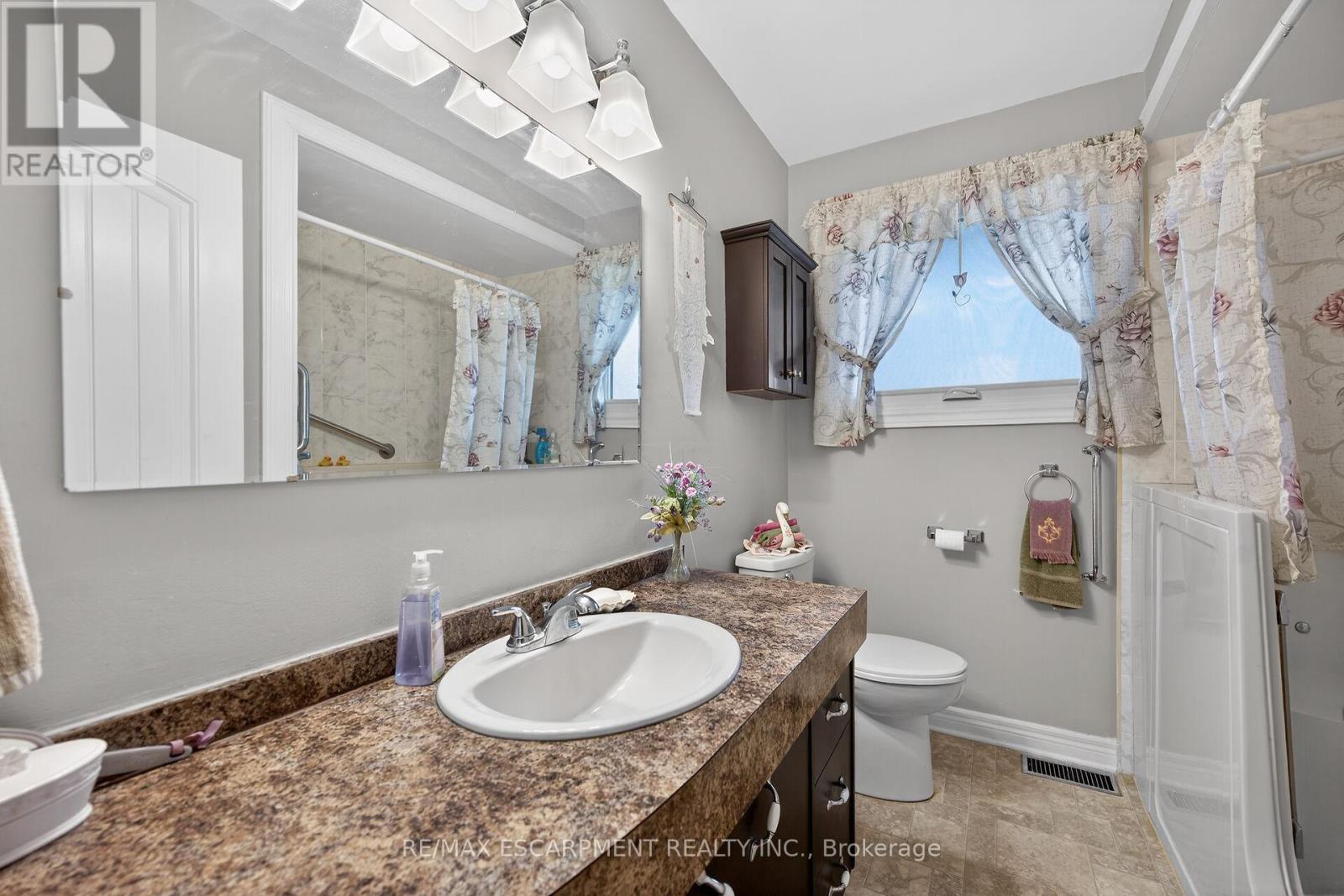 814 Cedar Street, Haldimand (Dunnville), Ontario  N1A 2K2 - Photo 26 - X12855684