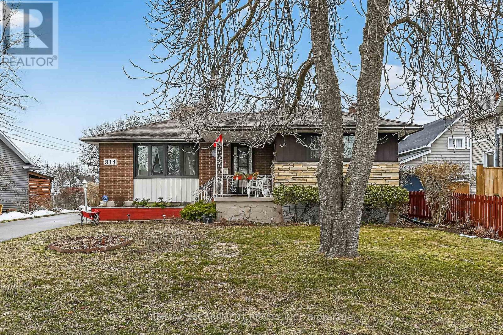 814 Cedar Street, Haldimand (Dunnville), Ontario  N1A 2K2 - Photo 3 - X12855684