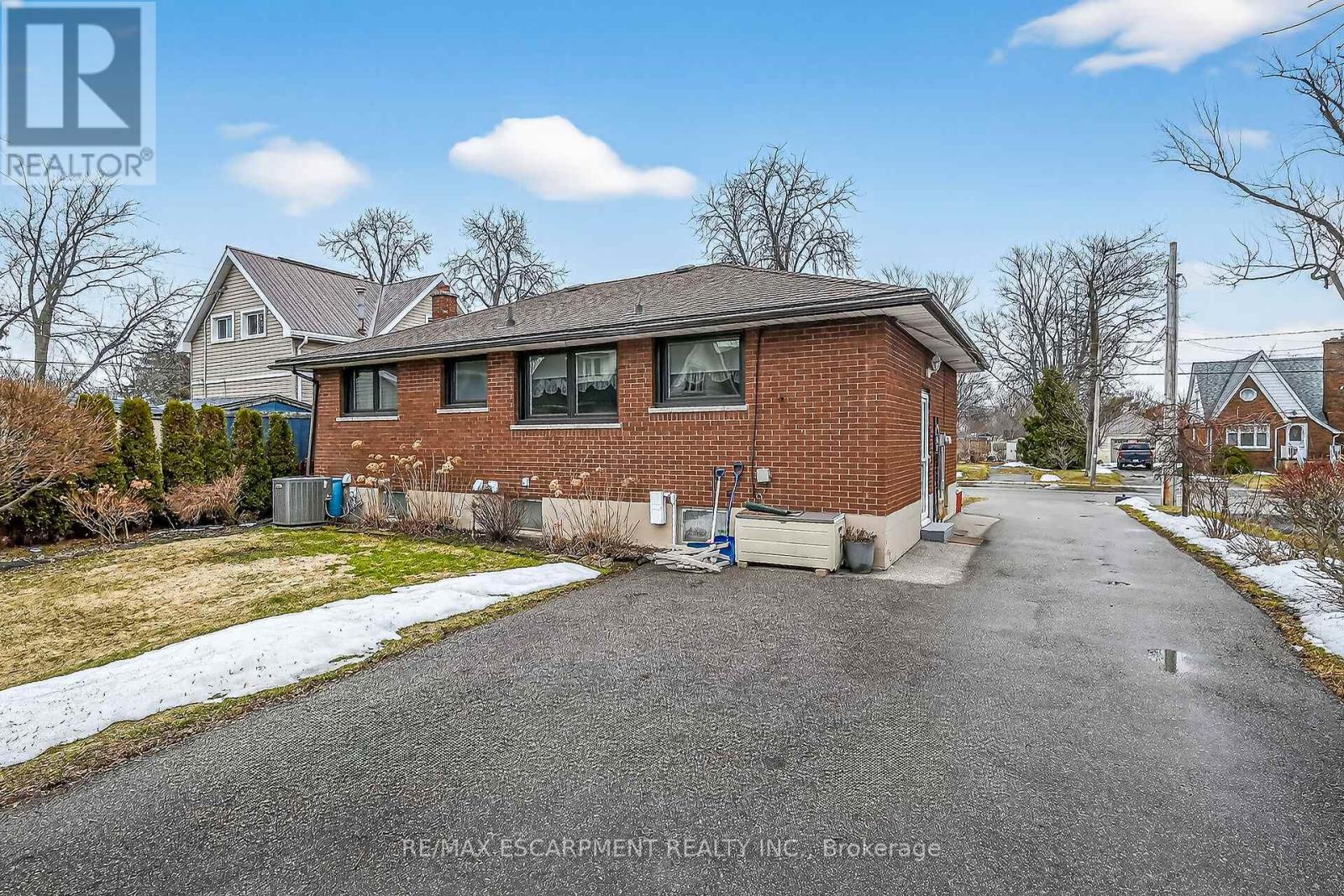 814 Cedar Street, Haldimand (Dunnville), Ontario  N1A 2K2 - Photo 48 - X12855684