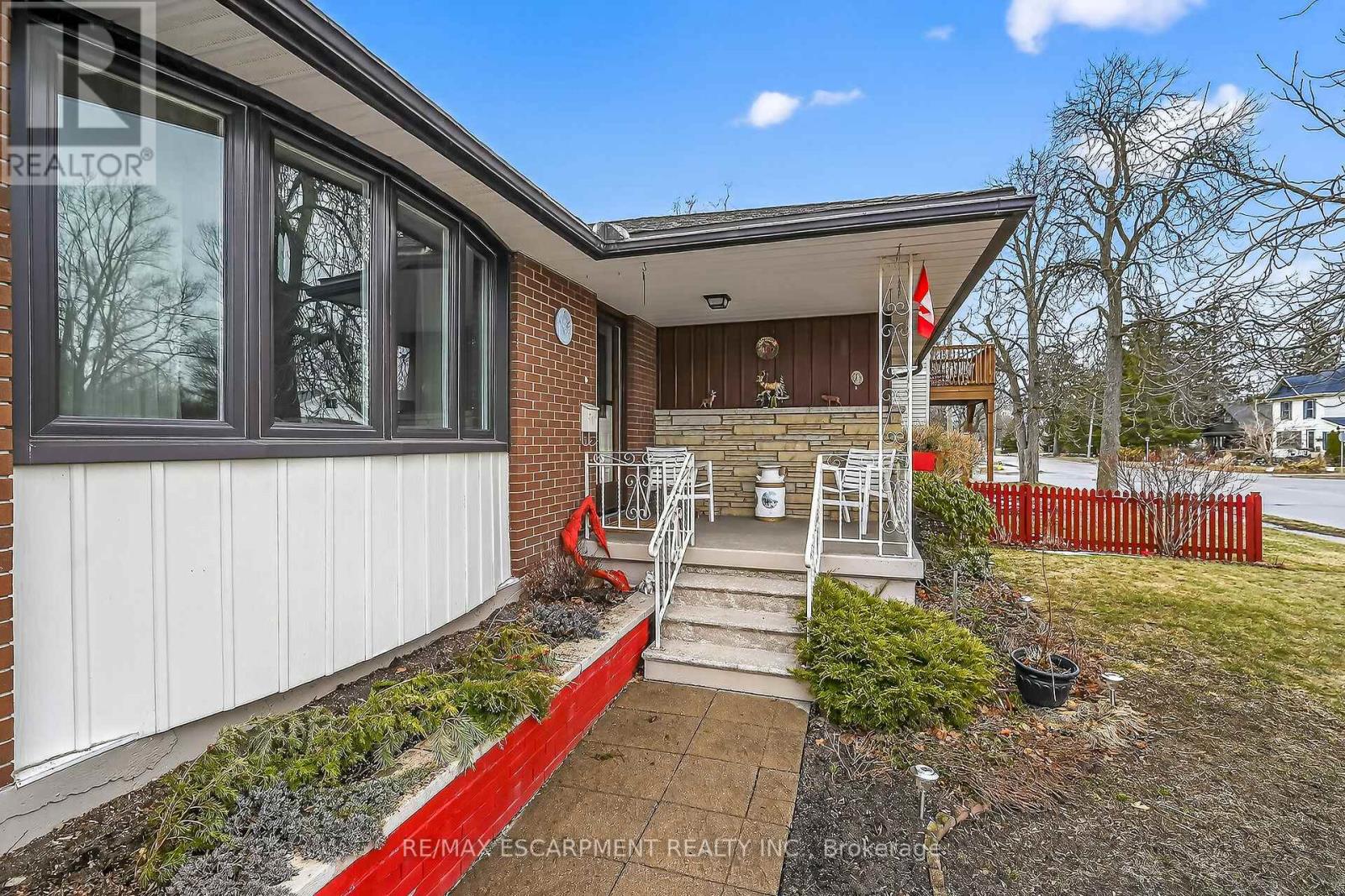 814 Cedar Street, Haldimand (Dunnville), Ontario  N1A 2K2 - Photo 6 - X12855684