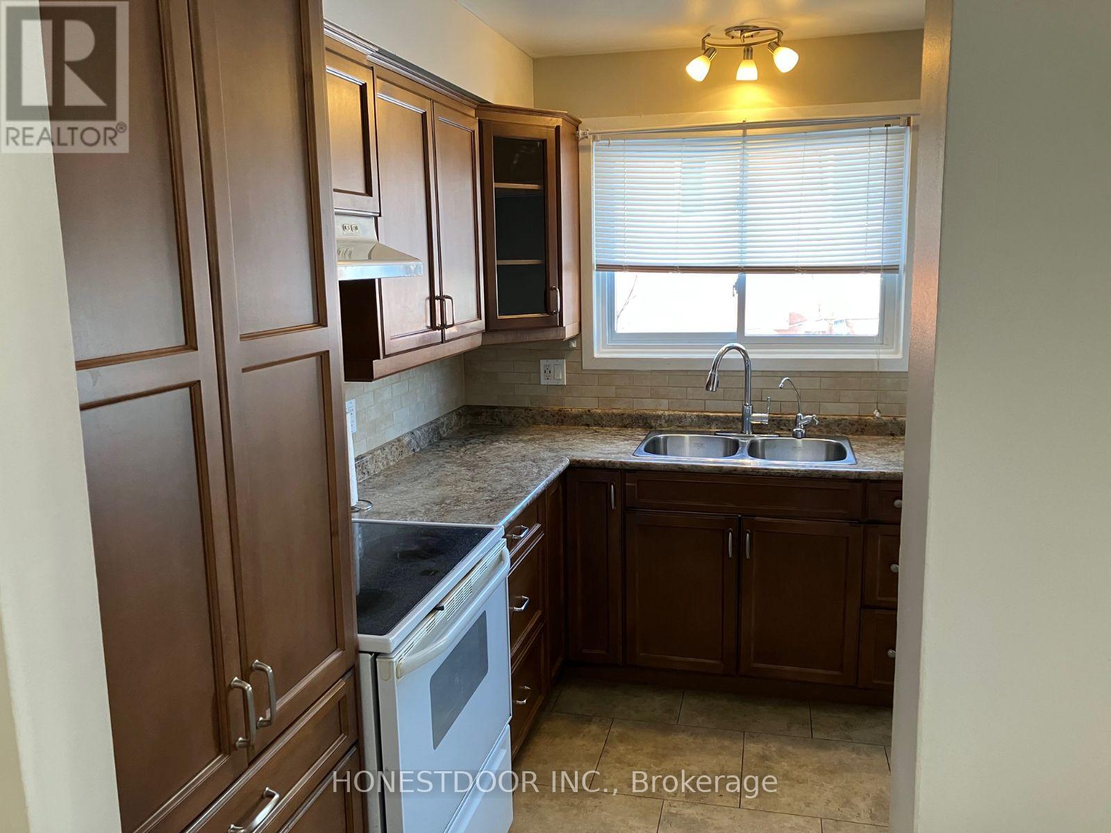 624 Mornington Avenue, London East (East G), Ontario  N5Y 3G1 - Photo 5 - X12855730