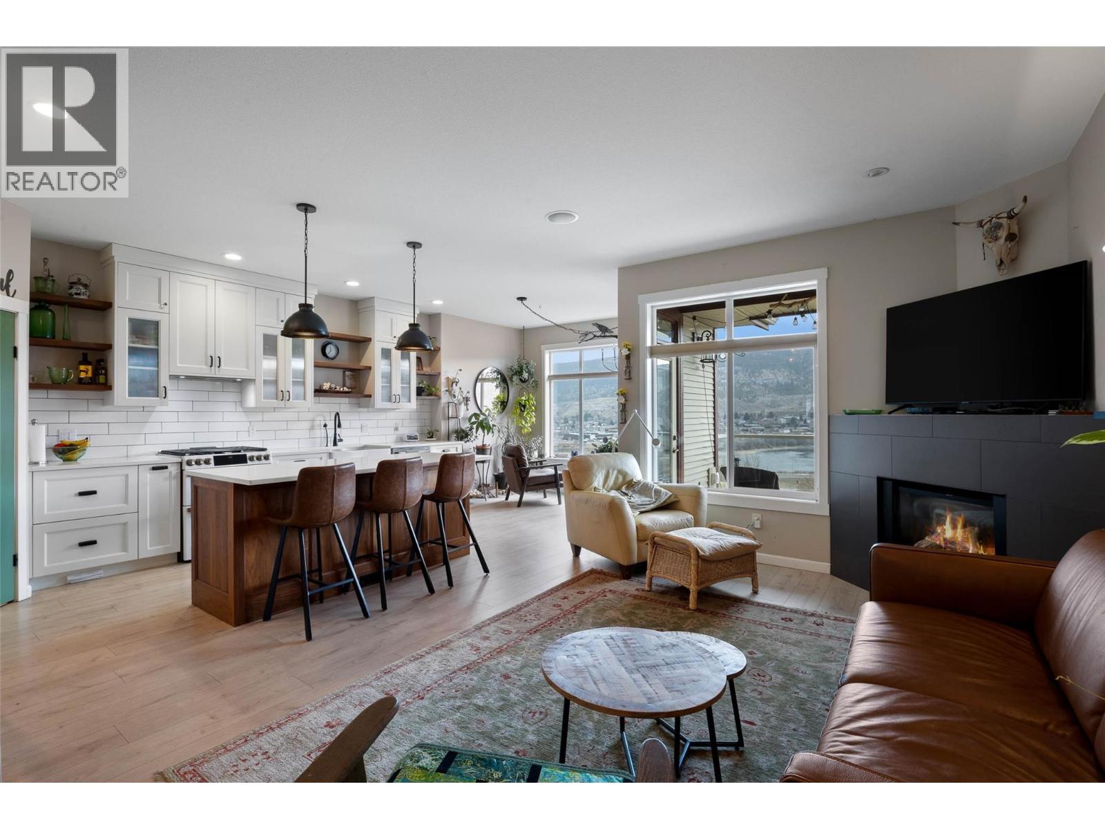 240 Sagewood Drive, Kamloops, British Columbia  V2H 1R1 - Photo 3 - 10378315