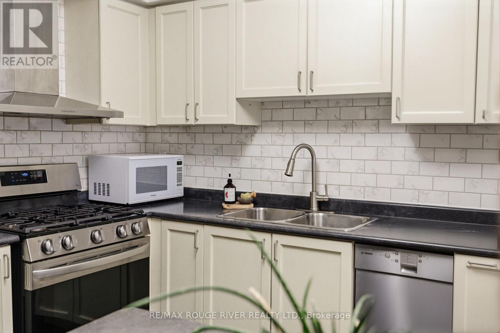 6 Edison Way, Whitby (Taunton North), Ontario  L1R 0L7 - Photo 9 - E12855822