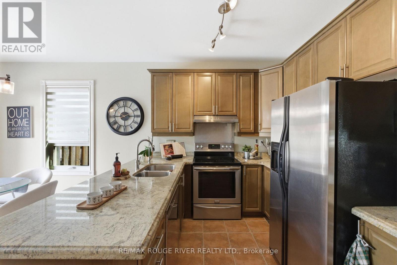 2 Hesham Drive, Whitby, Ontario  L1M 2J9 - Photo 12 - E12855840