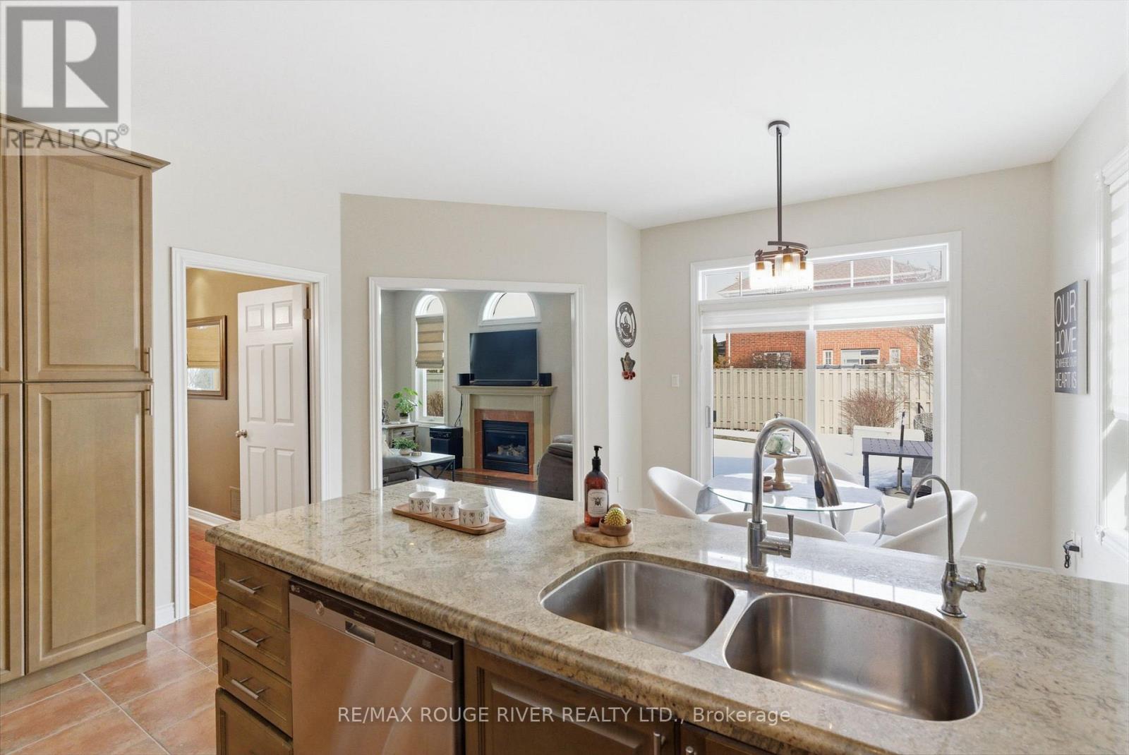 2 Hesham Drive, Whitby, Ontario  L1M 2J9 - Photo 14 - E12855840