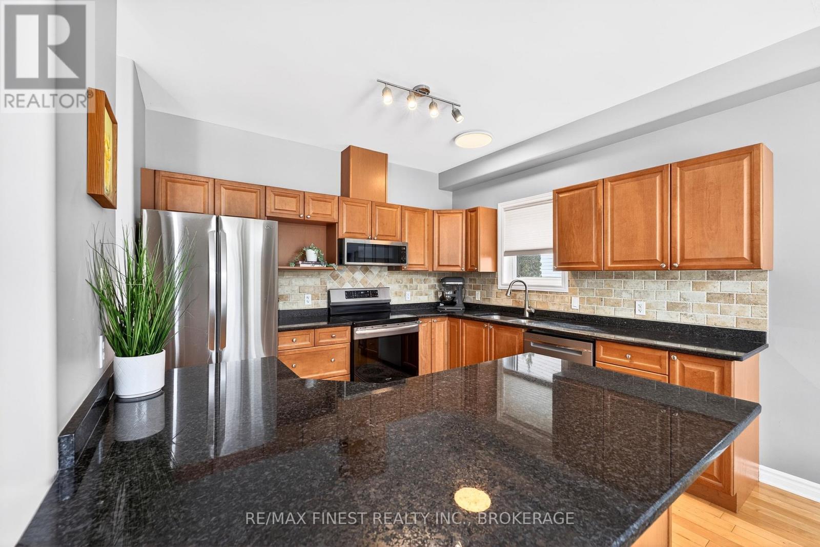 396 Quarry Pond Court, Kingston (Kingston East (Incl Barret Crt)), Ontario  K7K 7L3 - Photo 15 - X12855852