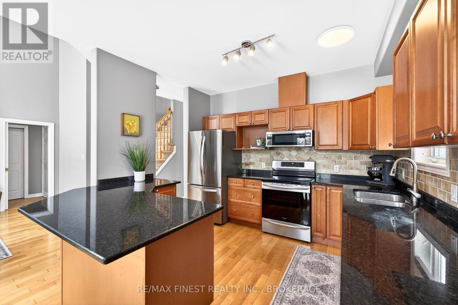 396 Quarry Pond Court, Kingston (Kingston East (Incl Barret Crt)), Ontario  K7K 7L3 - Photo 16 - X12855852