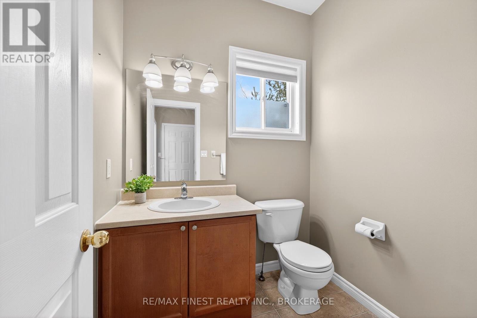 396 Quarry Pond Court, Kingston (Kingston East (Incl Barret Crt)), Ontario  K7K 7L3 - Photo 20 - X12855852