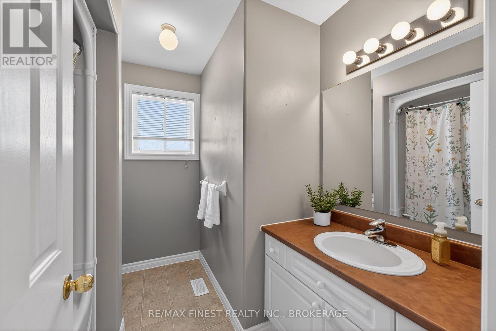 396 Quarry Pond Court, Kingston (Kingston East (Incl Barret Crt)), Ontario  K7K 7L3 - Photo 35 - X12855852