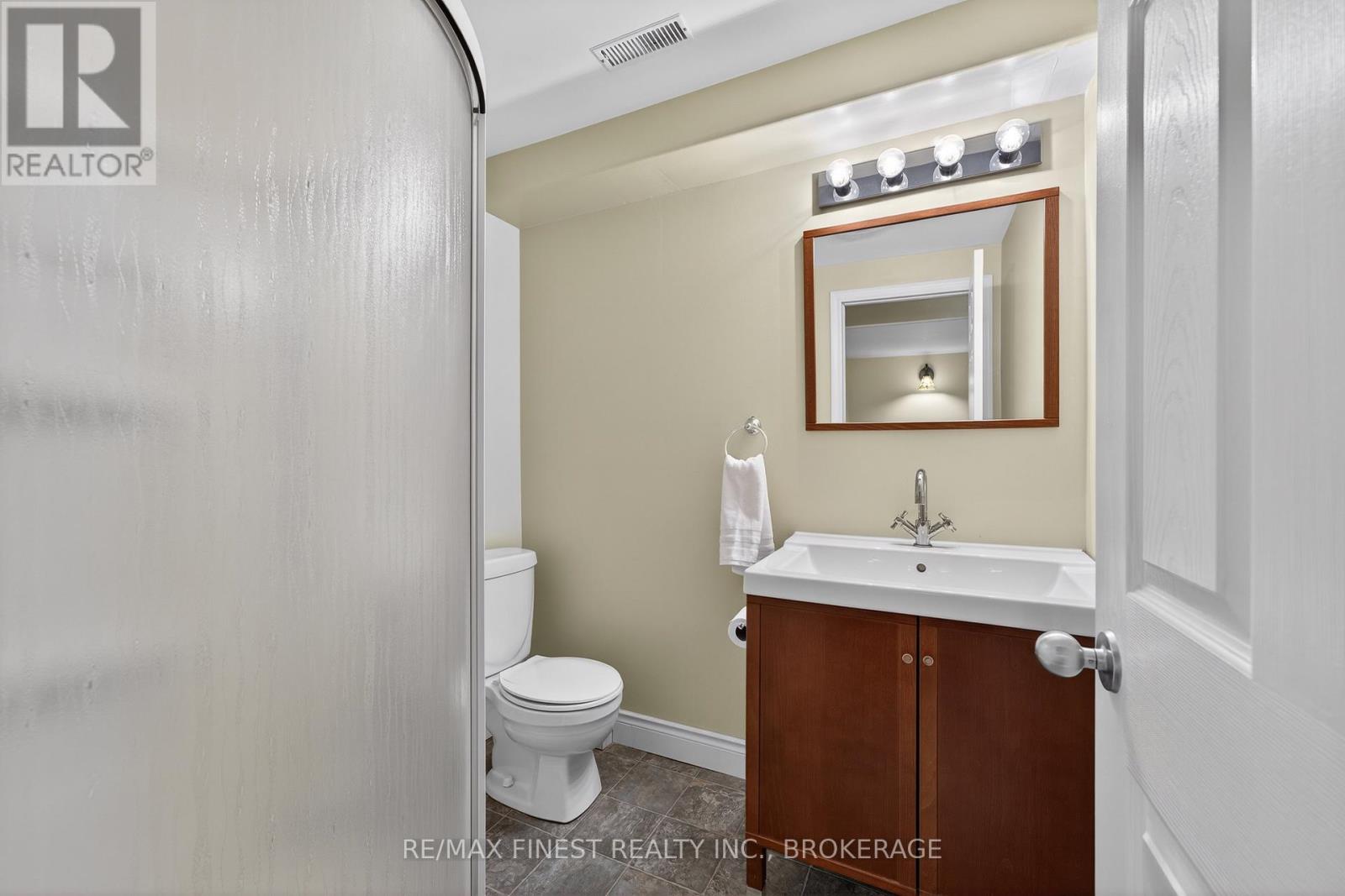 396 Quarry Pond Court, Kingston (Kingston East (Incl Barret Crt)), Ontario  K7K 7L3 - Photo 44 - X12855852