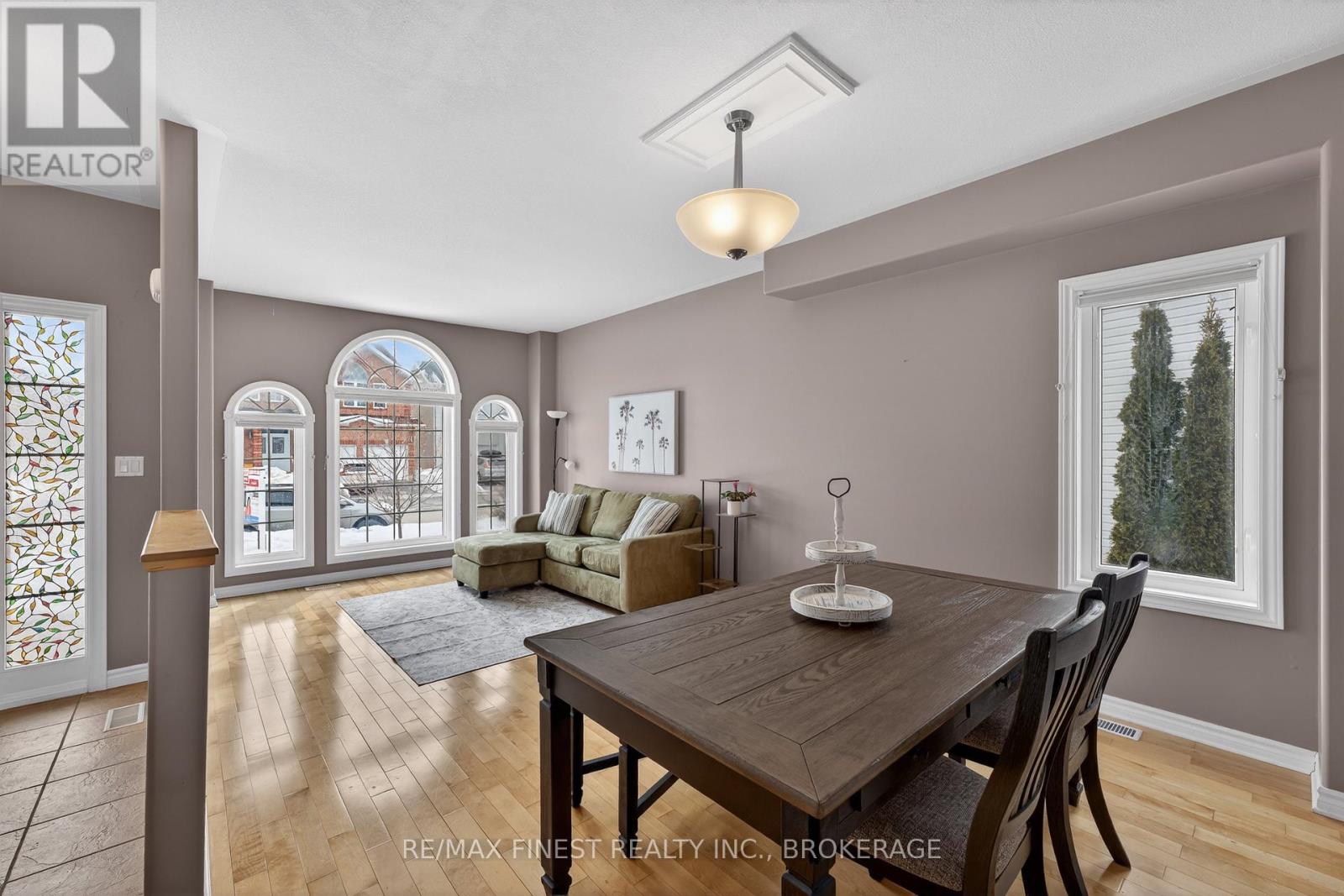 396 Quarry Pond Court, Kingston (Kingston East (Incl Barret Crt)), Ontario  K7K 7L3 - Photo 5 - X12855852