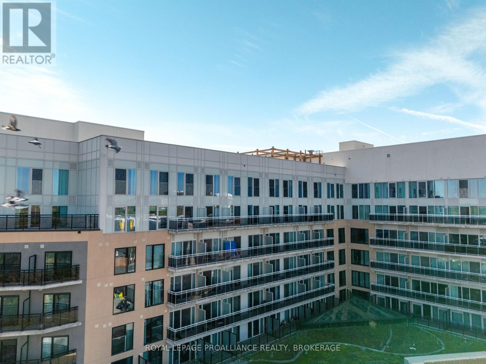 519 - 652 Princess Street, Kingston (Central City East), Ontario  K7L 1E5 - Photo 3 - X12855894