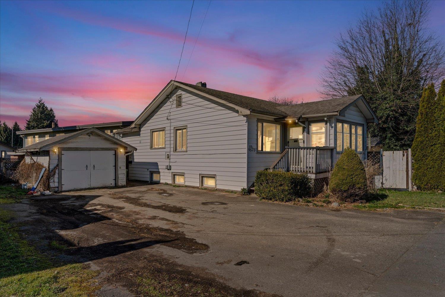 9573 Williams Street, Chilliwack Proper East, Chilliwack, British Columbia  V2P 5G2 - Photo 2 - R3096844