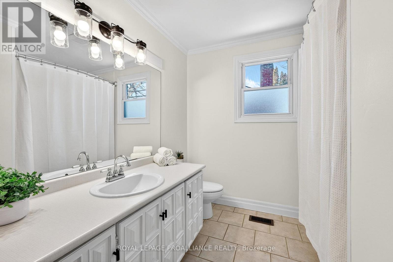 107 Fenwood Crescent, Belleville (Belleville Ward), Ontario  K8N 4Z7 - Photo 18 - X12855802