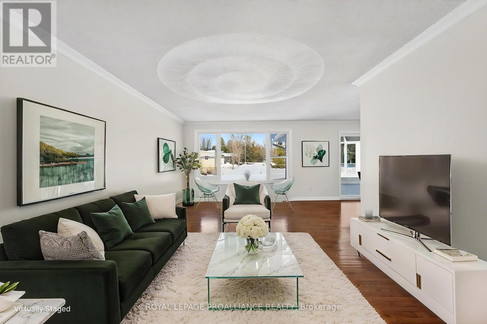 107 Fenwood Crescent, Belleville (Belleville Ward), Ontario  K8N 4Z7 - Photo 4 - X12855802