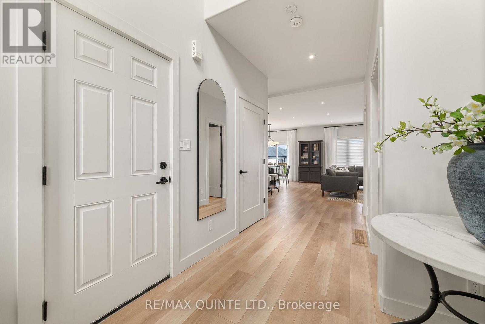 14 Cypress Drive, Belleville (Thurlow Ward), Ontario  K8N 0J6 - Photo 7 - X12855826