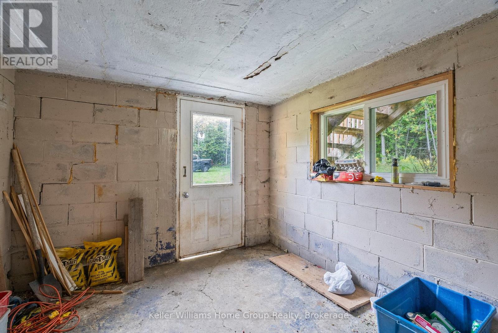 125 North Diagonal Road, South Bruce Peninsula, Ontario  N0H 2T0 - Photo 32 - X12855850