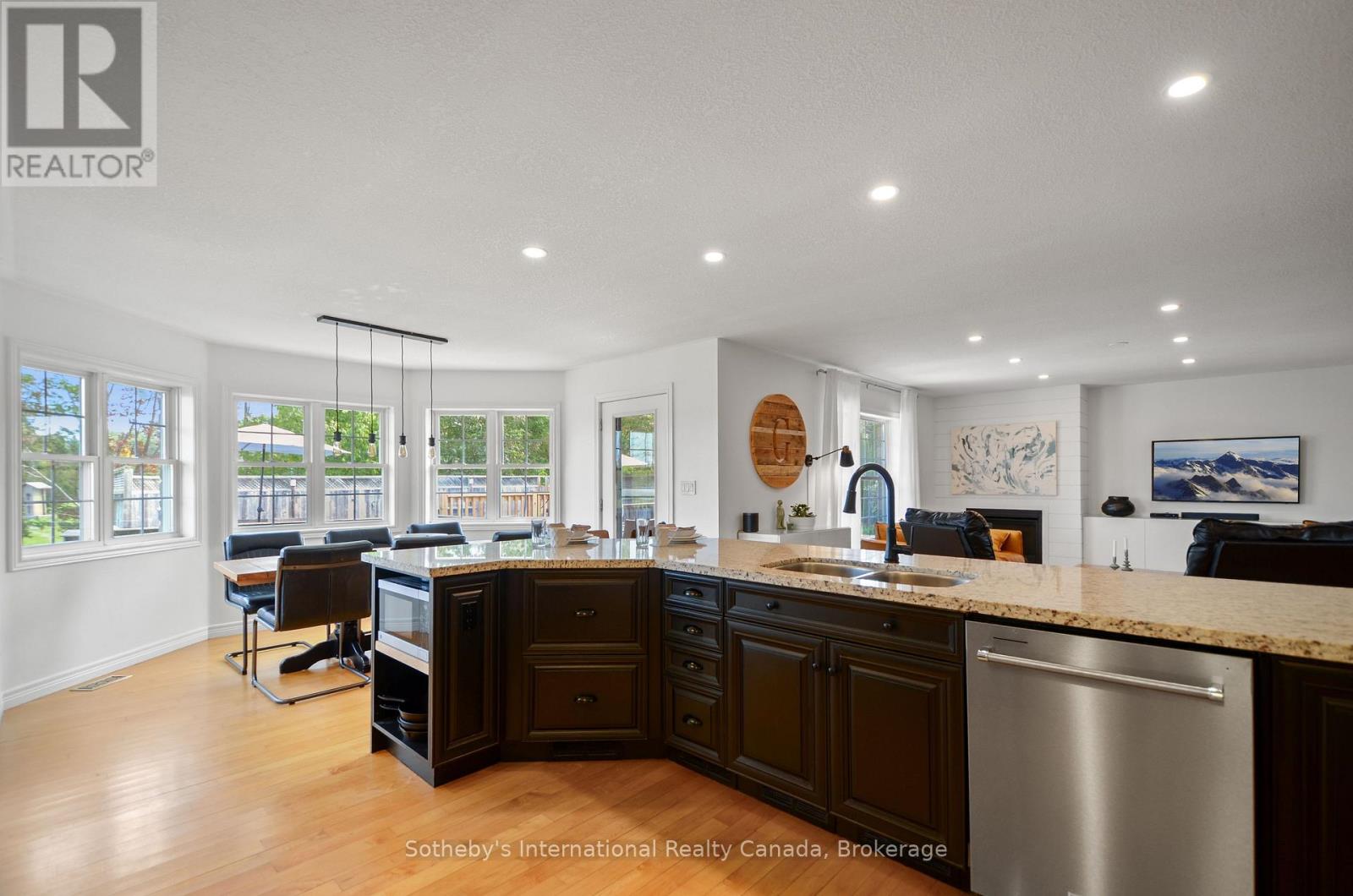 447 Union Street, Meaford, Ontario  N4L 1W7 - Photo 17 - X12855870