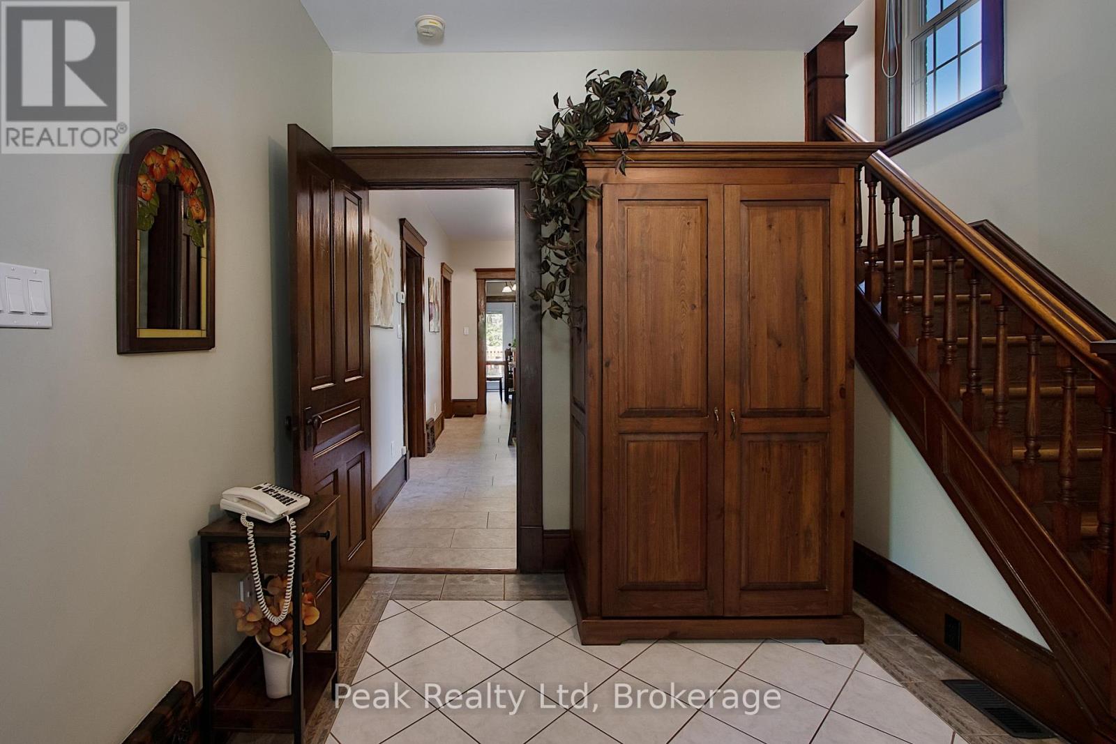 212 Front Street, Stratford, Ontario  N5A 4H7 - Photo 9 - X12855948