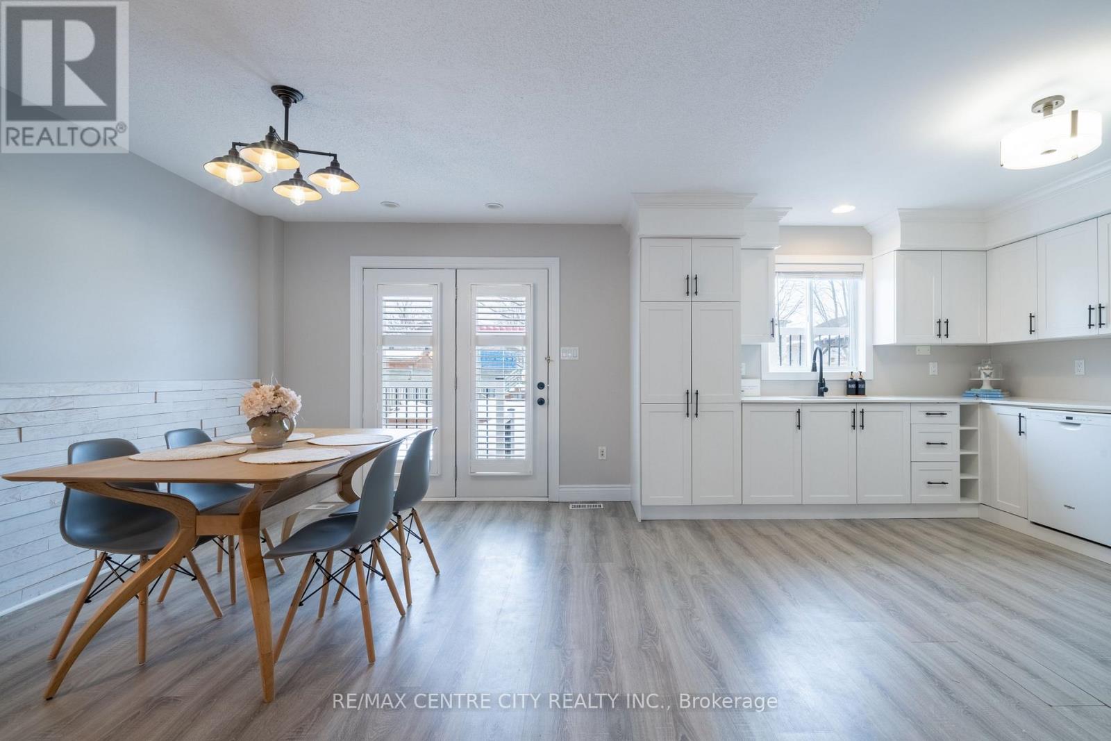 241 Parkview Drive, Strathroy-Caradoc, Ontario  N7G 4C1 - Photo 10 - X12855742