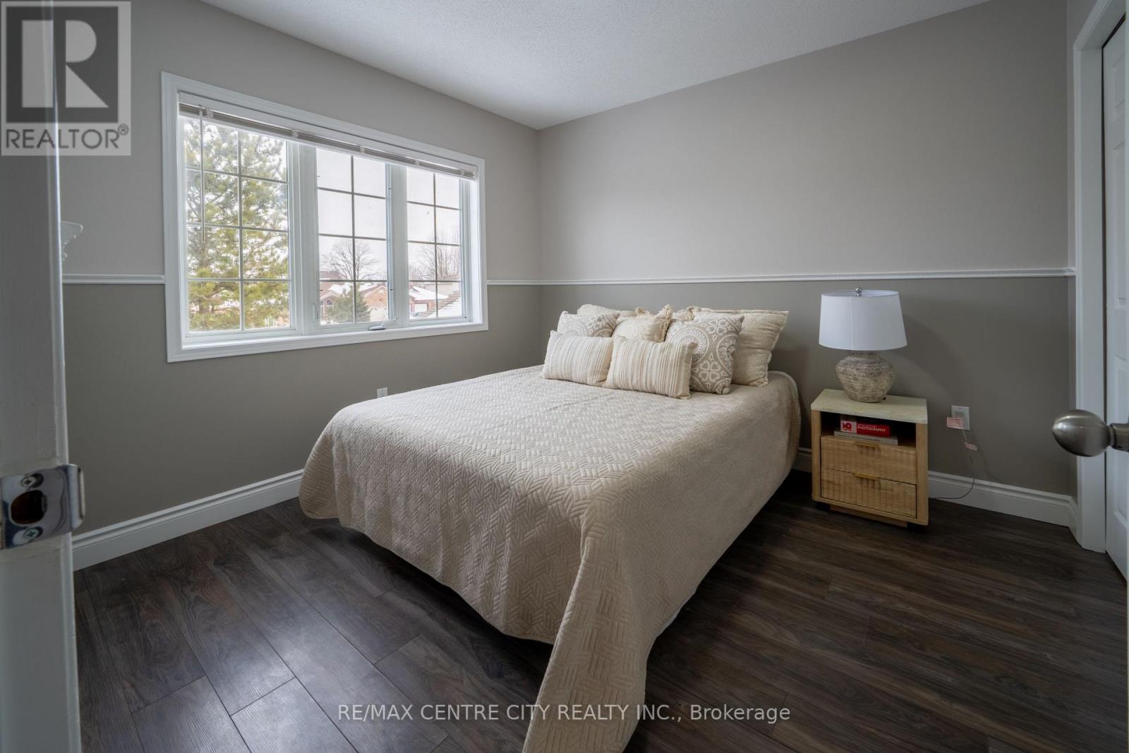 241 Parkview Drive, Strathroy-Caradoc, Ontario  N7G 4C1 - Photo 20 - X12855742