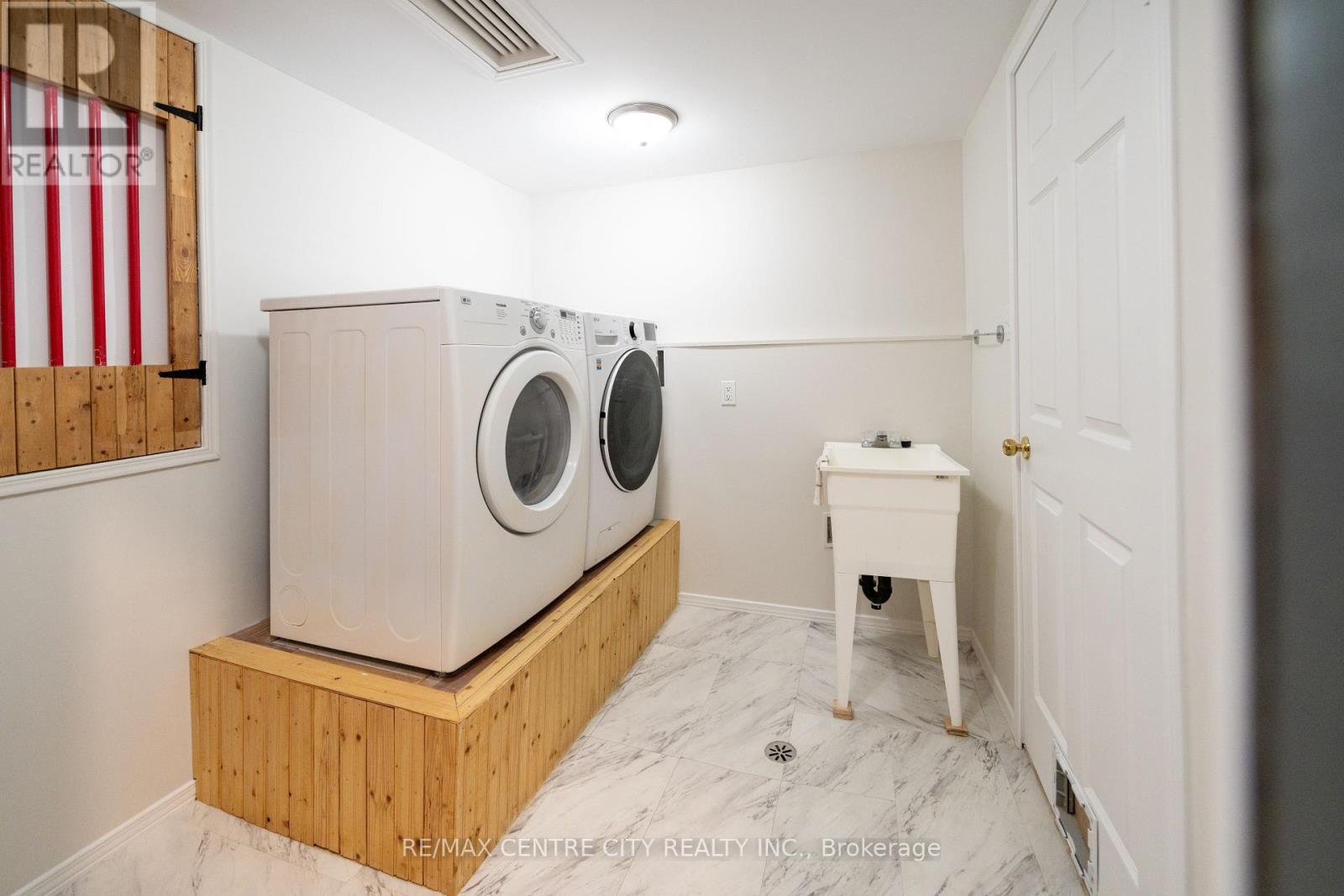 241 Parkview Drive, Strathroy-Caradoc, Ontario  N7G 4C1 - Photo 25 - X12855742