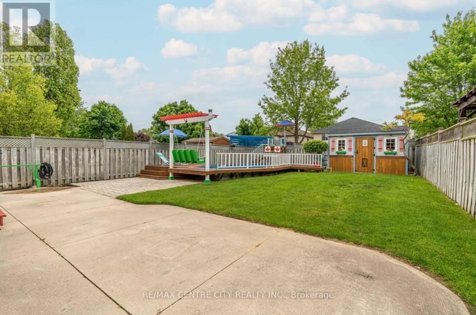 241 Parkview Drive, Strathroy-Caradoc, Ontario  N7G 4C1 - Photo 30 - X12855742