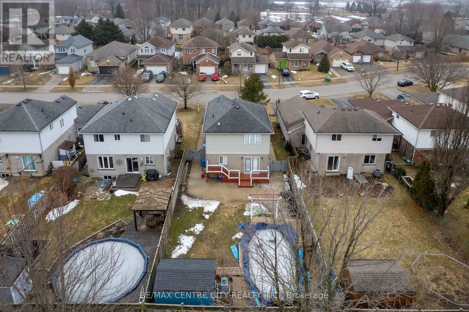 241 Parkview Drive, Strathroy-Caradoc, Ontario  N7G 4C1 - Photo 34 - X12855742