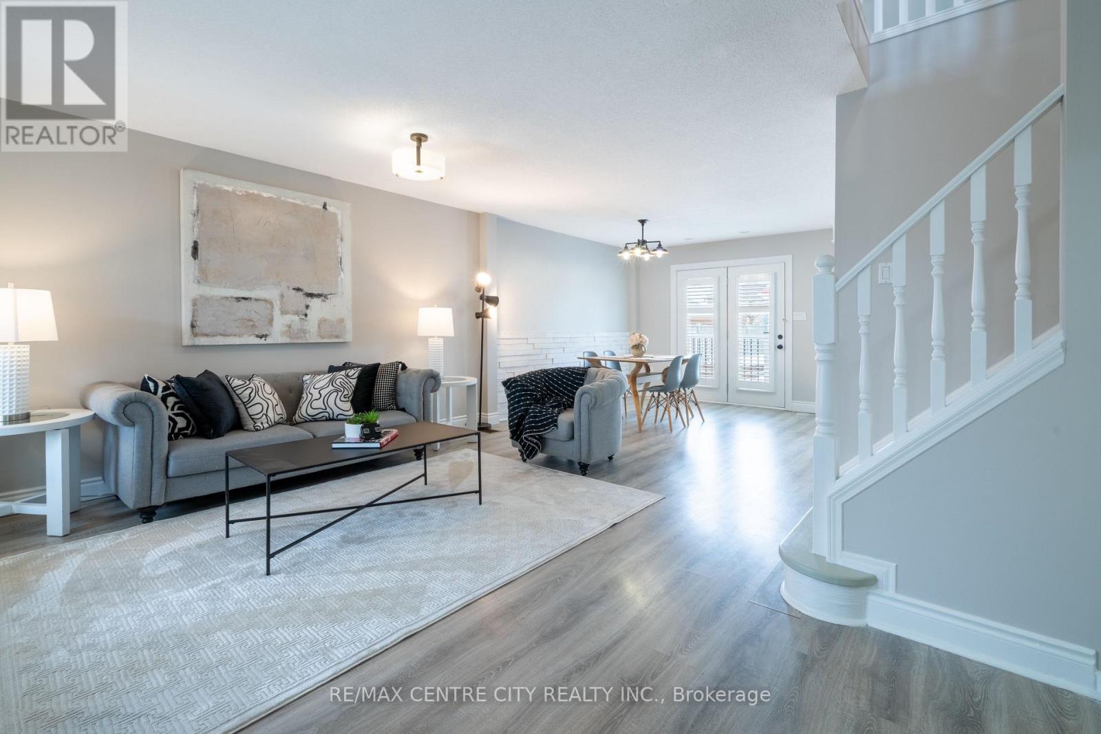 241 Parkview Drive, Strathroy-Caradoc, Ontario  N7G 4C1 - Photo 6 - X12855742