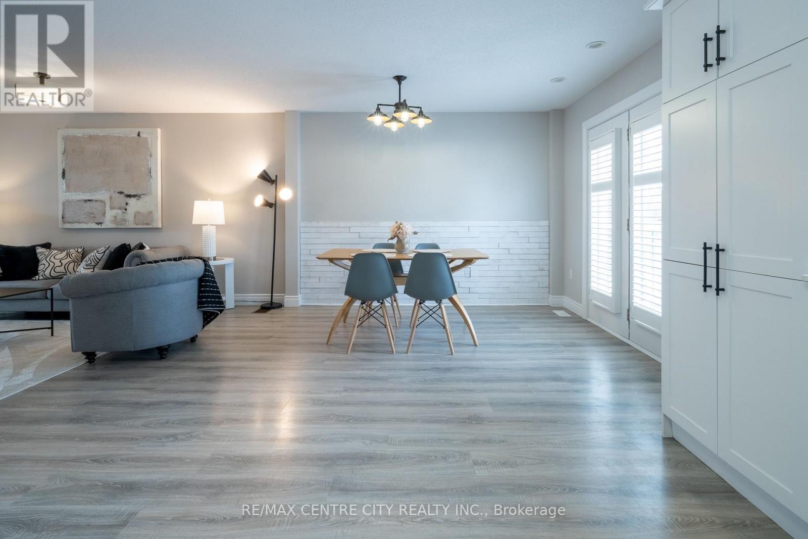 241 Parkview Drive, Strathroy-Caradoc, Ontario  N7G 4C1 - Photo 8 - X12855742